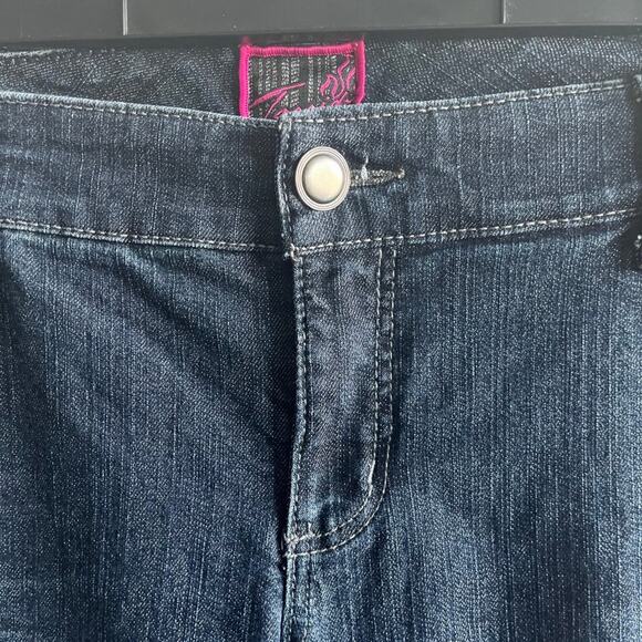 Torrid Women's Dark Wash Boot Cut Jeans Size 20 Style 594327-005 - Picture 7 of 12